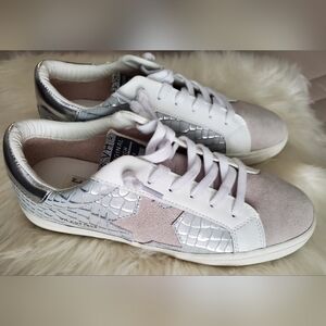 Vintage Havana sneakers size 9